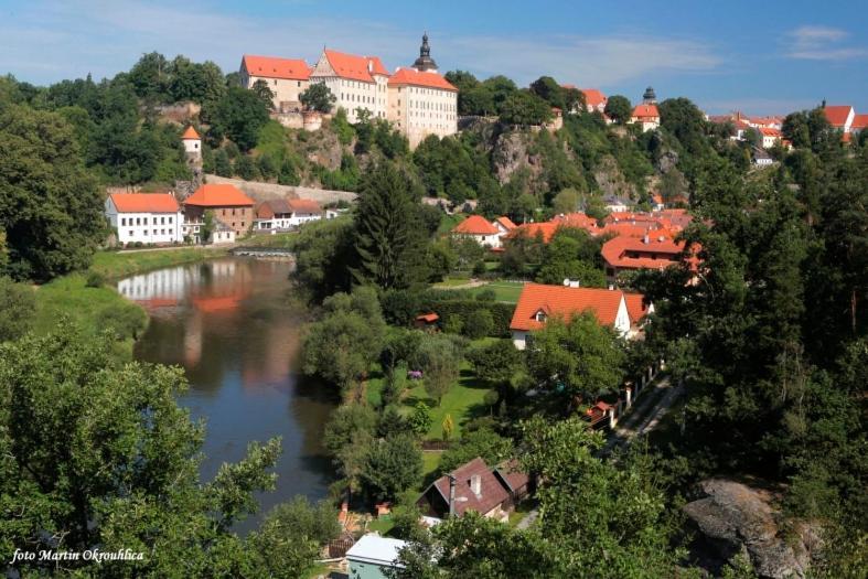 Domecek Ve Dvore Бехинє Екстер'єр фото